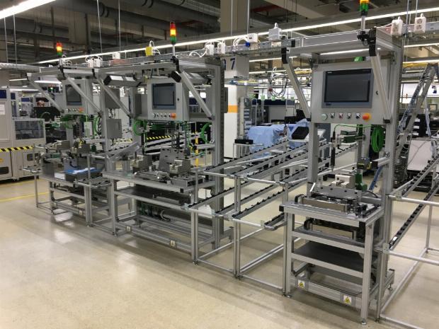 Gravity gradient conveyors